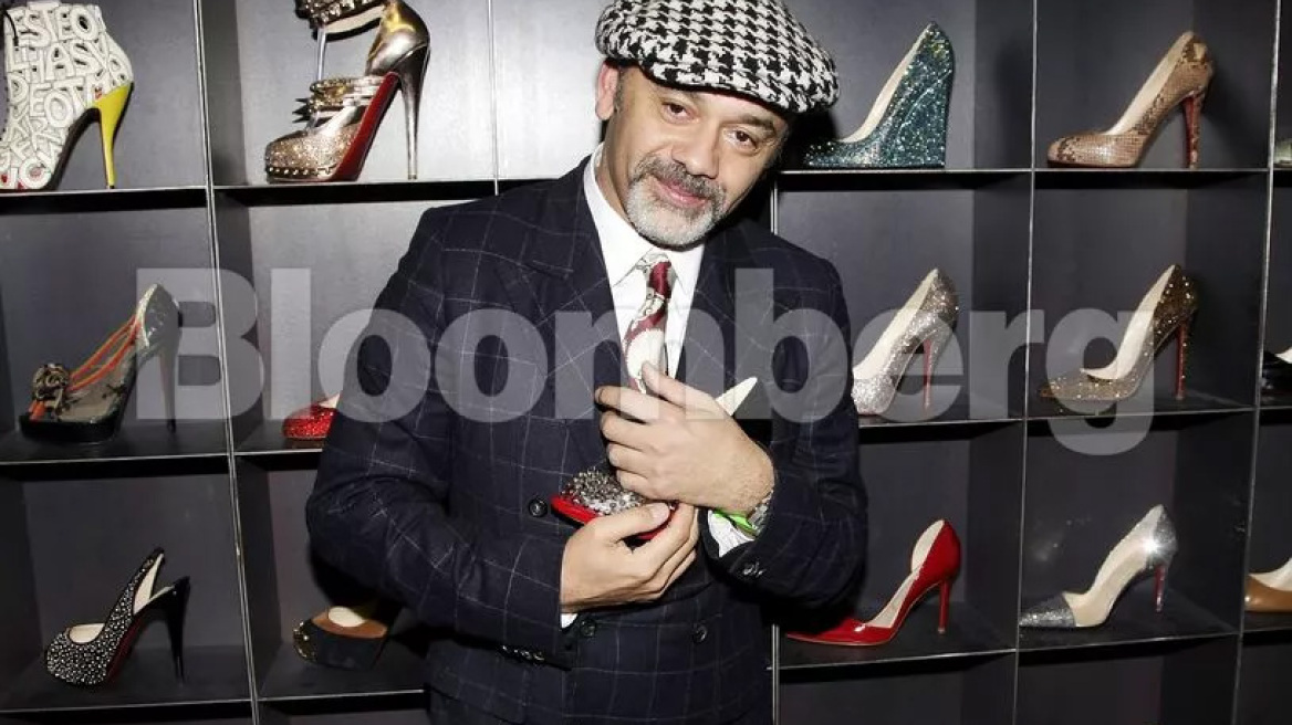 Γόβες, αθλητικά και μποτάκια: Αμύθητες περιουσίες εν μέσω πανδημίας