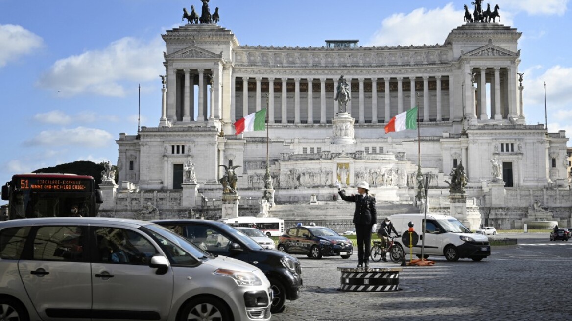 Ιταλία: 12.916 κρούσματα κορωνοϊού και 417 θάνατοι το τελευταίο 24ωρο