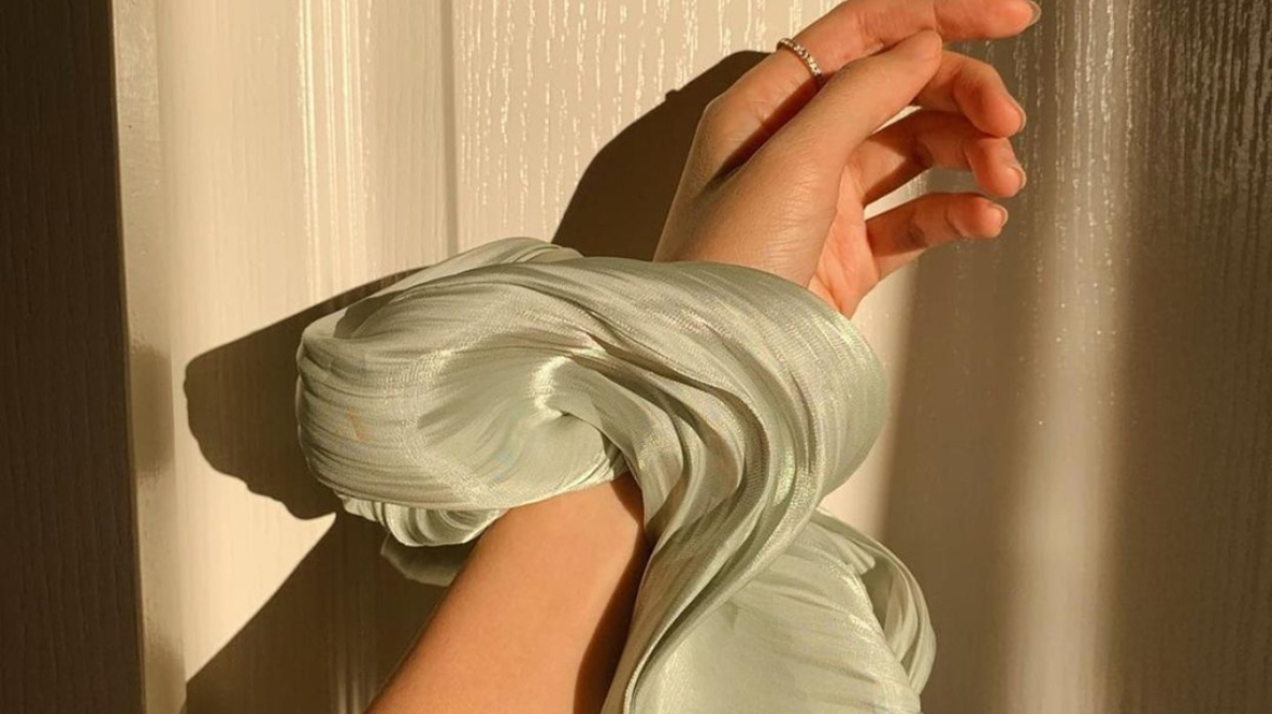 9 τρόποι να φορέσετε το scrunchie στα μαλλιά σας