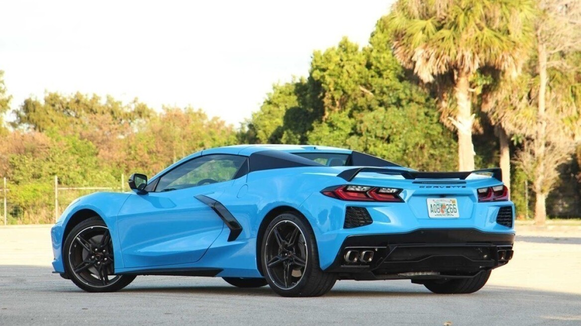 H Chevrolet Corvette C8 πωλείται σαν ζεστό ψωμί