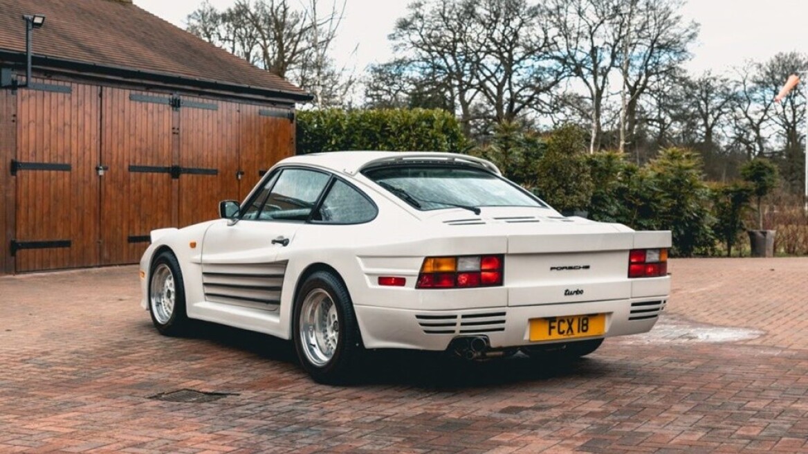 H Porsche που ήθελε να γίνει Ferrari. Κιτς των ’80s