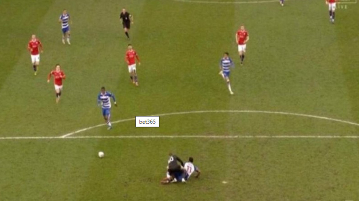 Παίκτης της Ρέντινγκ προσπάθησε να μιμηθεί το γκολ του Μπουχαλάκη