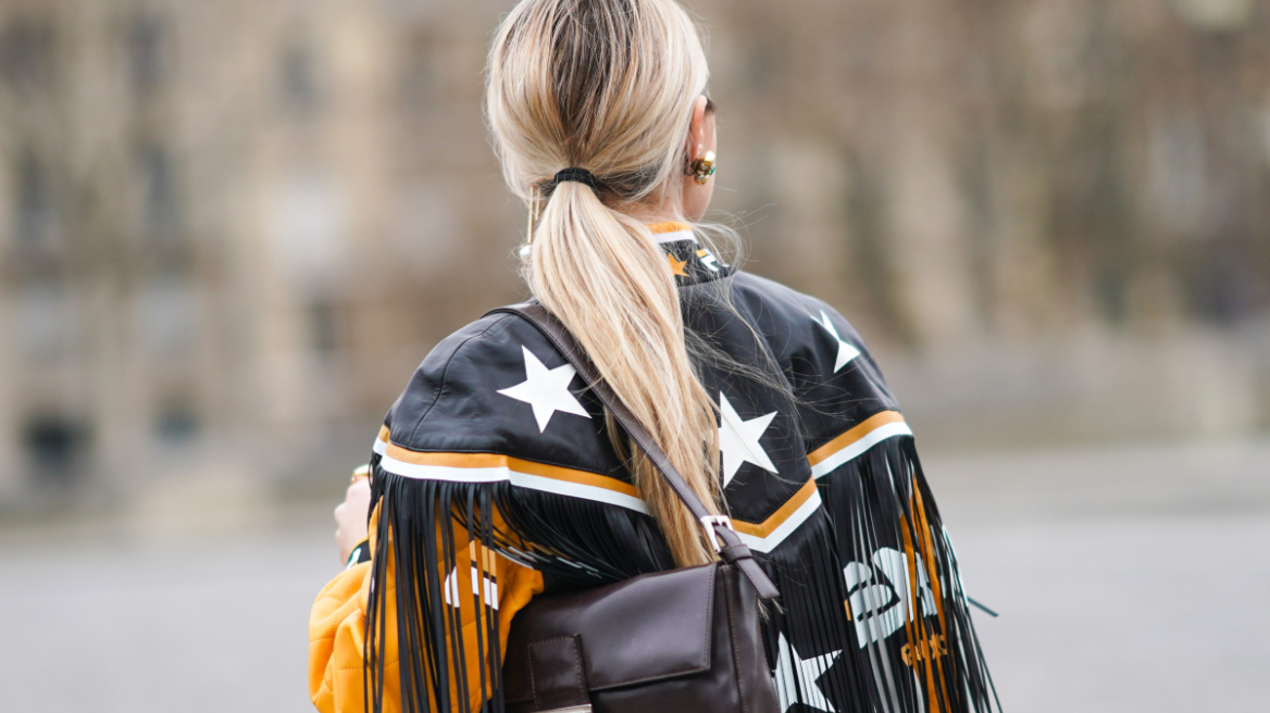 Αυτό το χτένισμα θα αναβαθμίσει την κοτσίδα σας μέσα σε δευτερόλεπτα