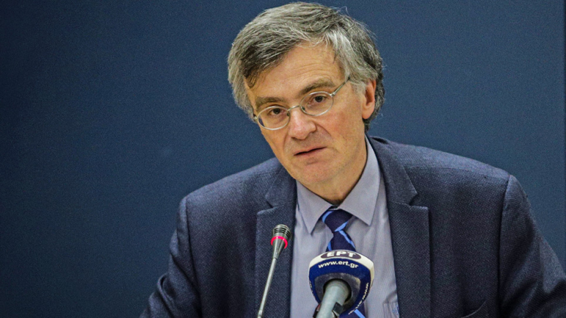 Τσιόδρας: Θα υπάρχουν μέτρα μέχρι να ολοκληρωθούν οι εμβολιασμοί