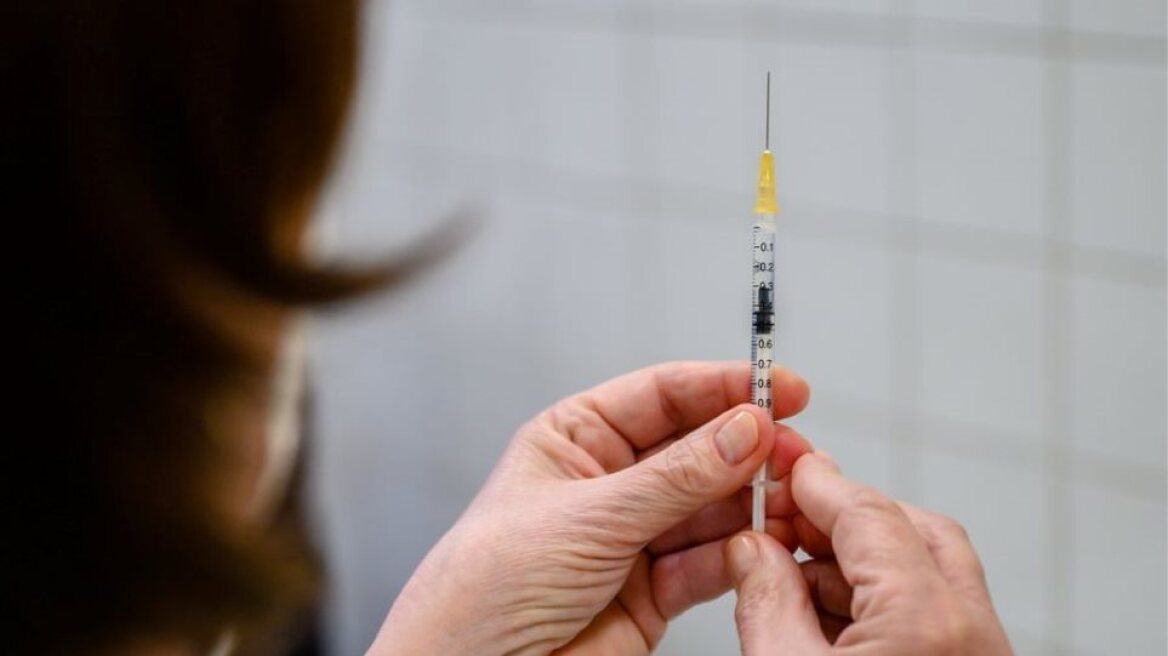 Κορωνοϊός – Εμβόλια: Πόσο κινδυνεύουμε από αναφυλακτική αντίδραση