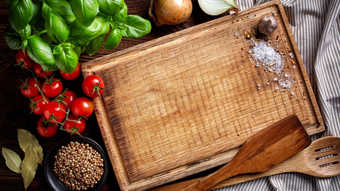 Πώς να καθαρίζετε τις ξύλινες επιφάνειες κοπής