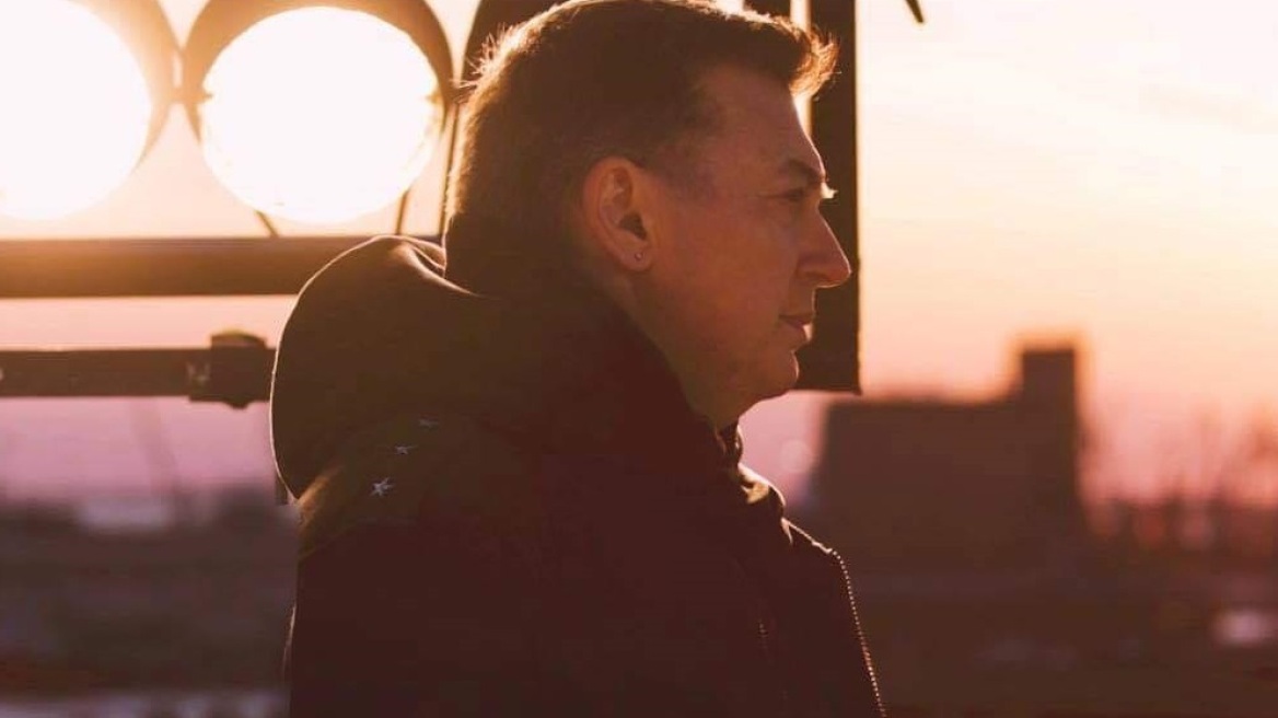 «Καινούργια Πρεμιέρα»: Το νέο τραγούδι του Νίκου Μακρόπουλου