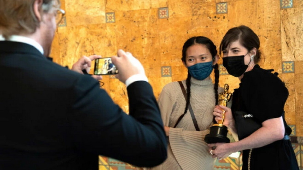 5 backstage στιγμές από τα φετινά Όσκαρ που θα θυμόμαστε για καιρό