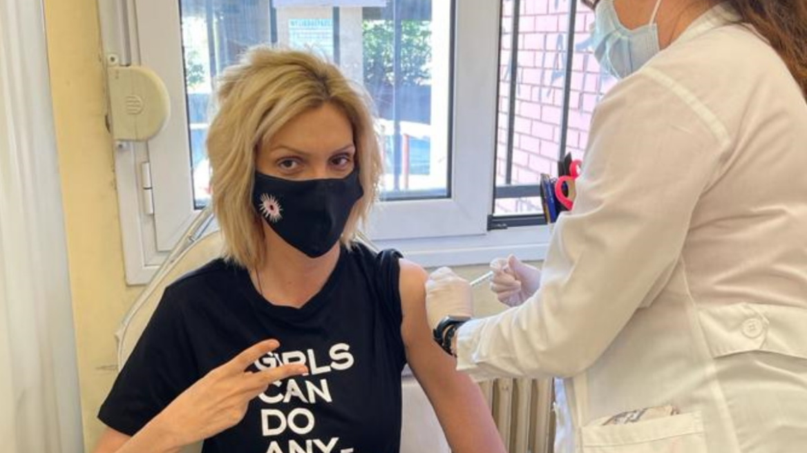 Σάσα Σταμάτη: Έκανε το εμβόλιο κατά του κορωνοϊού