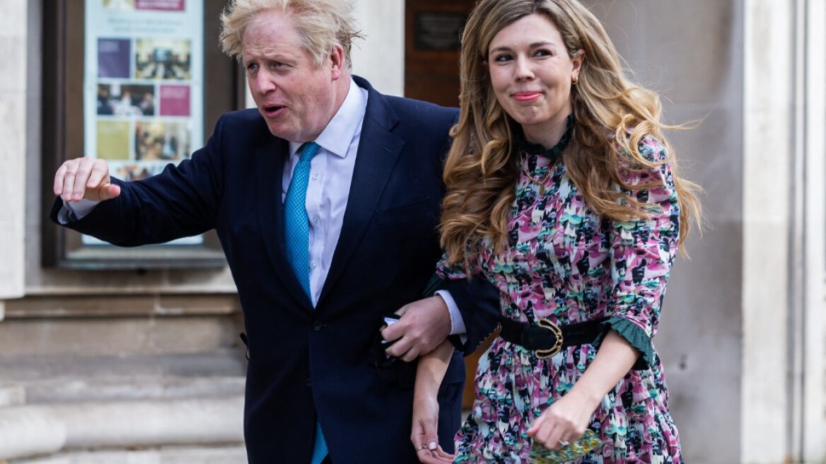 Σε νέα μπλεξίματα ο Τζόνσον: Έρευνα για τις πολυτελείς διακοπές του στην Καραϊβική