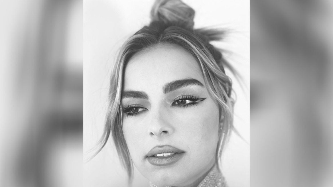 Σύμφωνα με το TikTok, έτσι θα κάνετε το τέλειο messy bun μέσα σε 1 λεπτό