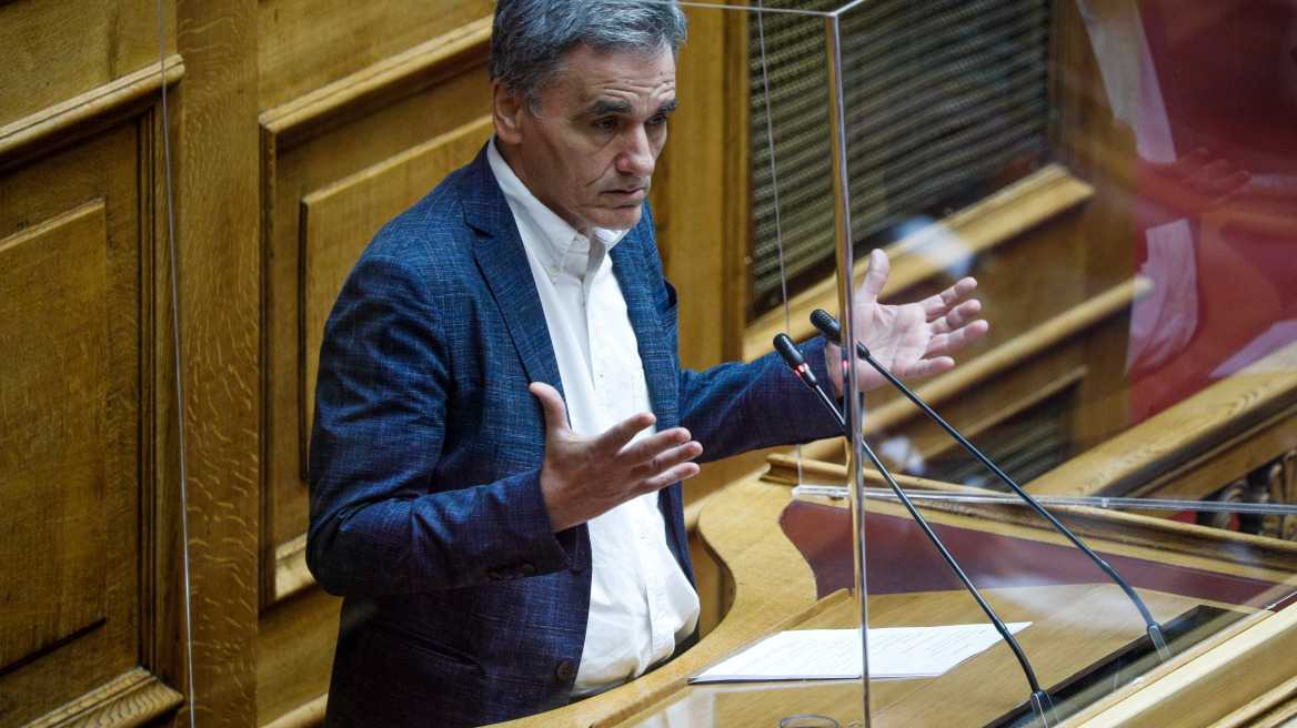 Τσακαλώτος: H μείωση φόρων στους πλούσιους δεν θα φέρει ανάπτυξη