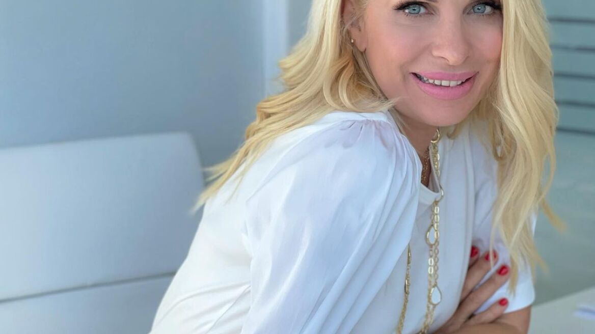 Ελένη Μενεγάκη: Θα απονείμει βραβείο στα Mad - Ποια τραγουδίστρια θα βραβεύσει;