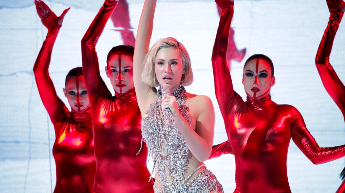 Όλες οι λεπτομέρειες για τη σούπερ σέξι δημιουργία που φόρεσε η Έλενα Τσαγκρινού στον ημιτελικό της Eurovision