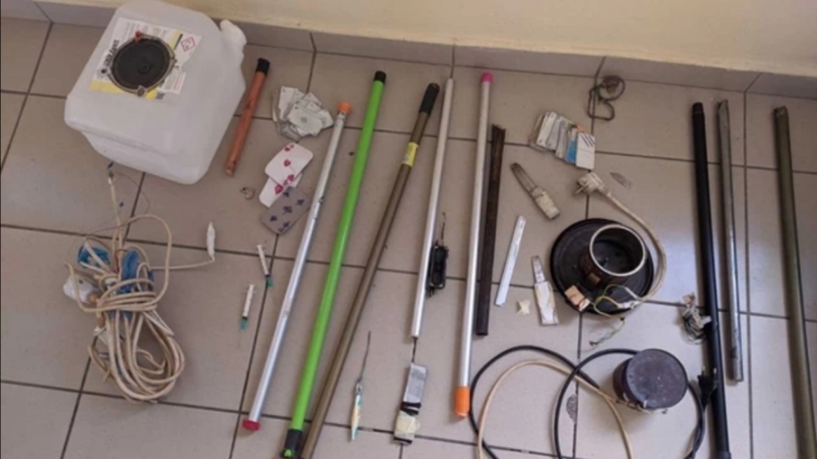 Χανιά: Όπλα, αλκοόλ και αυτοσχέδιες συσκευές βρέθηκαν στις φυλακές