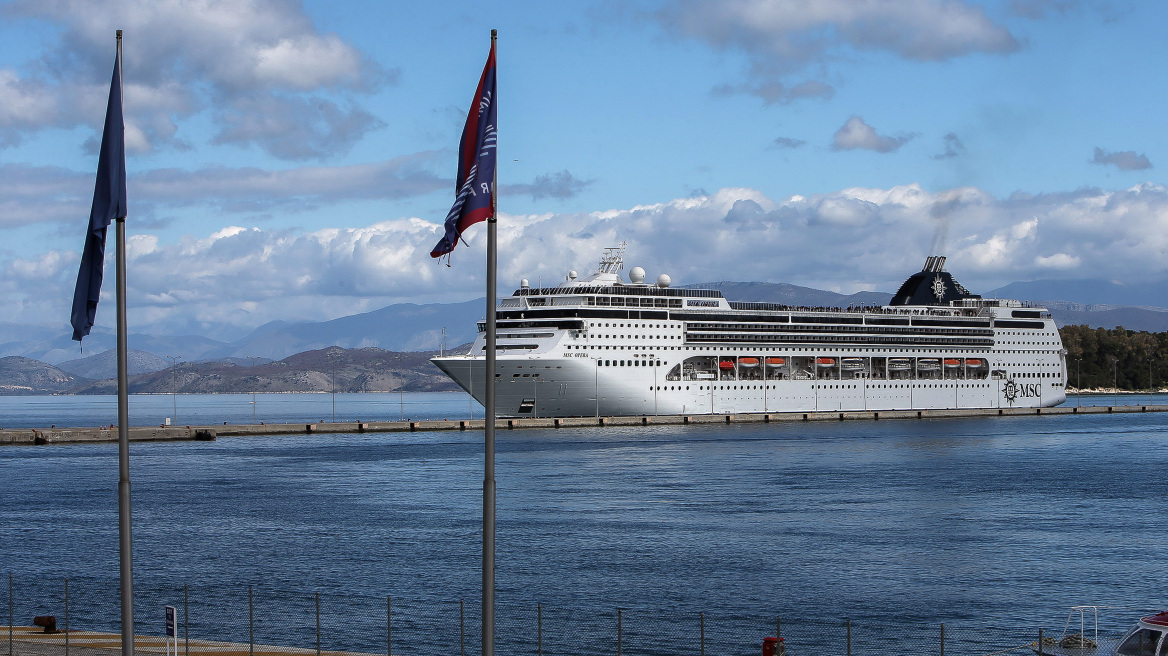 Πώς η μετάλλαξη «Όμικρον» ανατρέπει τα σχέδια της παγκόσμιας βιομηχανίας κρουαζιέρας