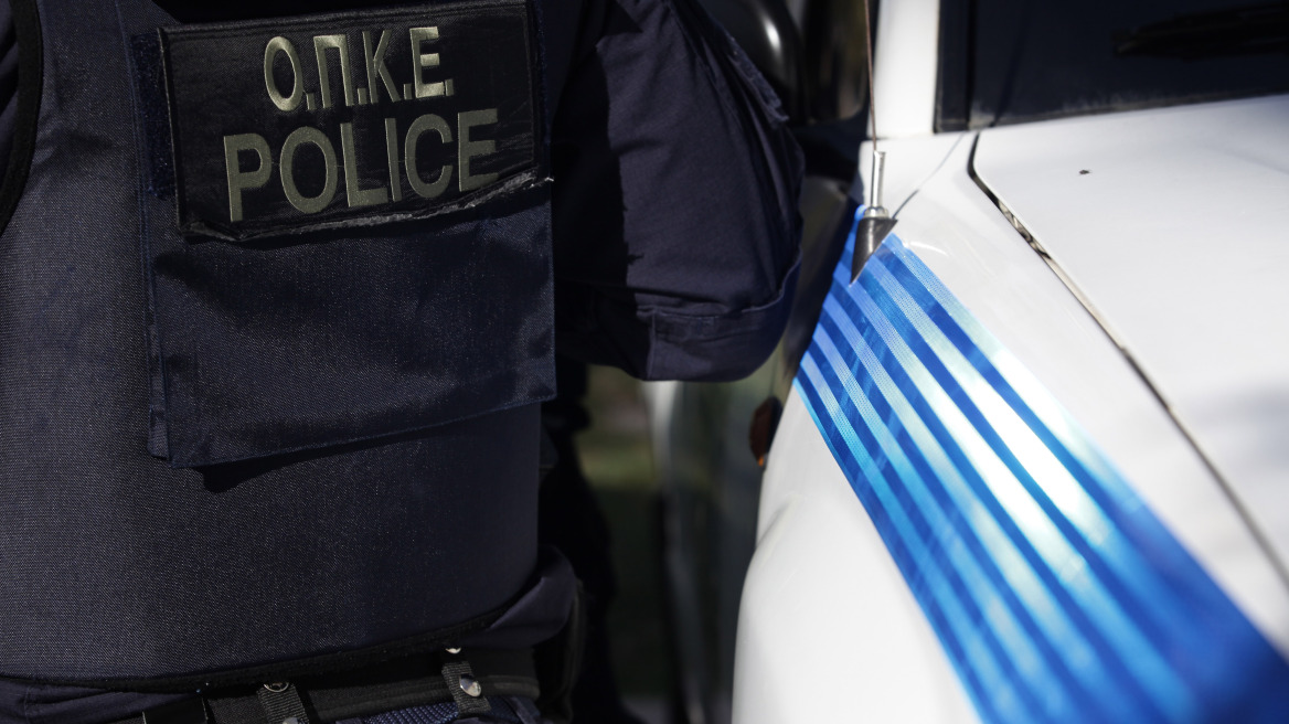 Αγρίνιο: Μπλόκο σε Ι.Χ. που μετέφερε ένα κιλό κάνναβης