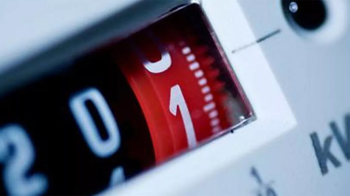 Εκρηκτικό μείγμα τιμολογίων εκτινάσσει τις τιμές του ρεύματος