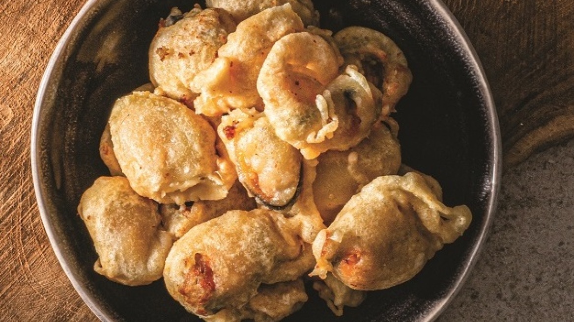 Μύδια σε κουρκούτι με σκορδαλιά