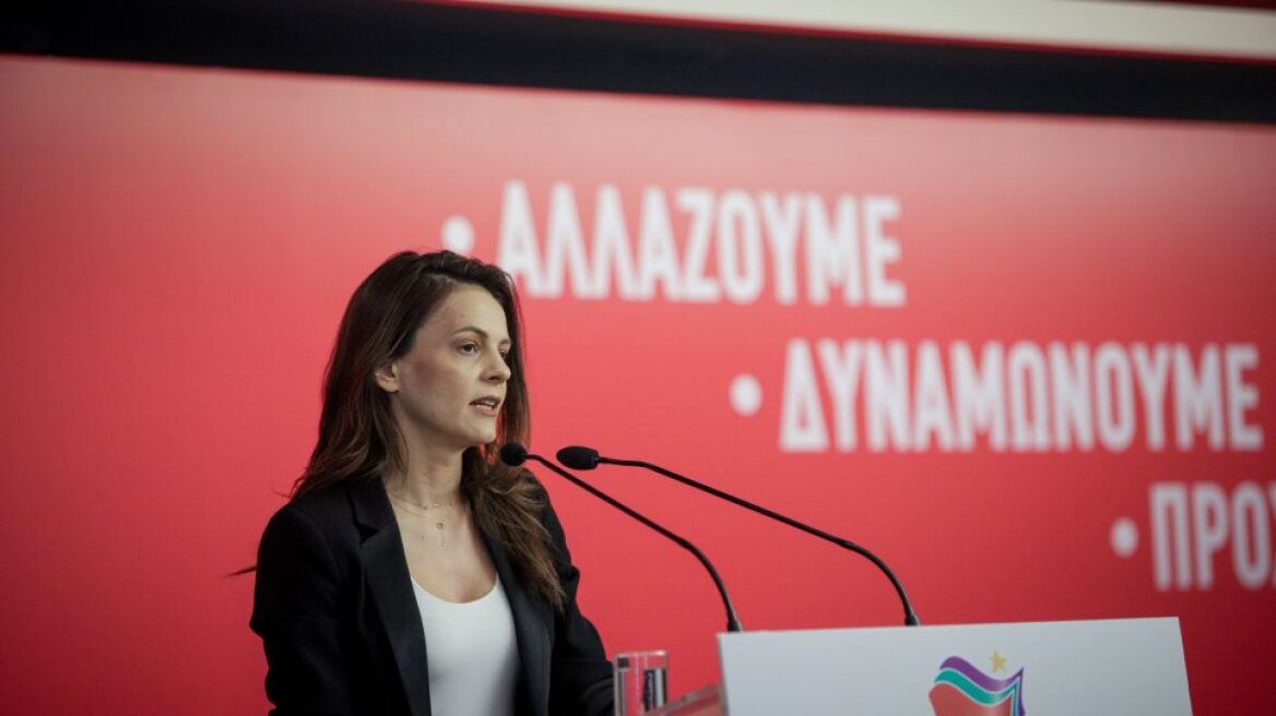 Αχτσιόγλου για ΕΛΣΤΑΤ: Μεγαλύτερο πρόβλημα από την ύφεση οι πανηγυρισμοί Σταϊκούρα