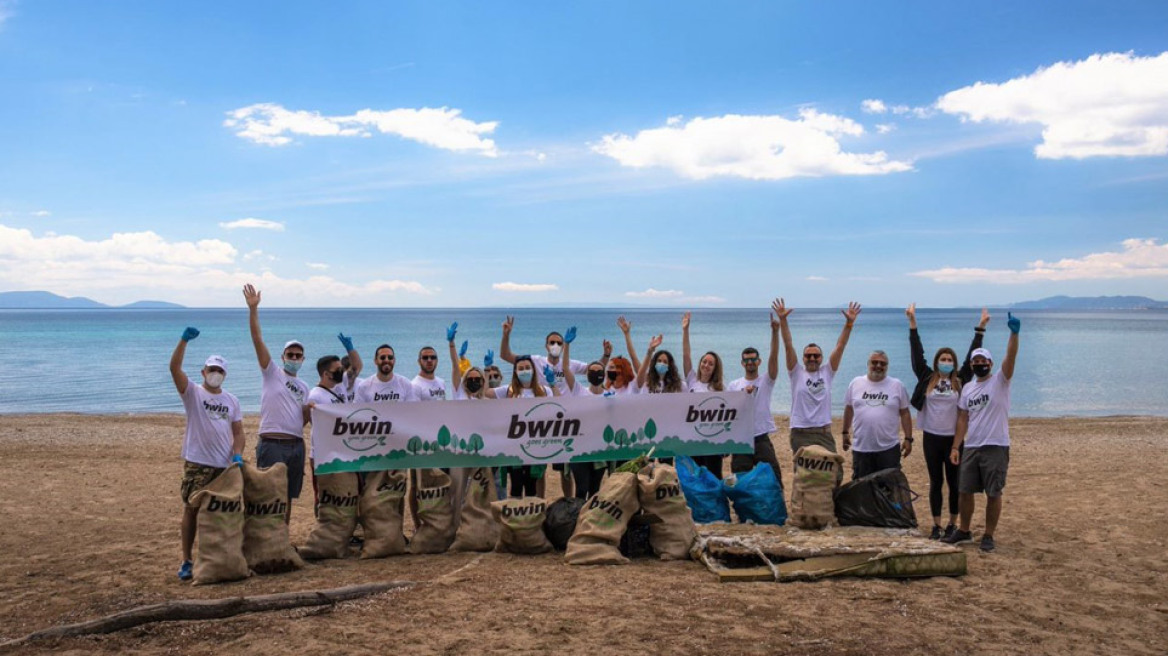 H ομάδα της bwin καθάρισε το πευκοδάσος του Σχινιά!