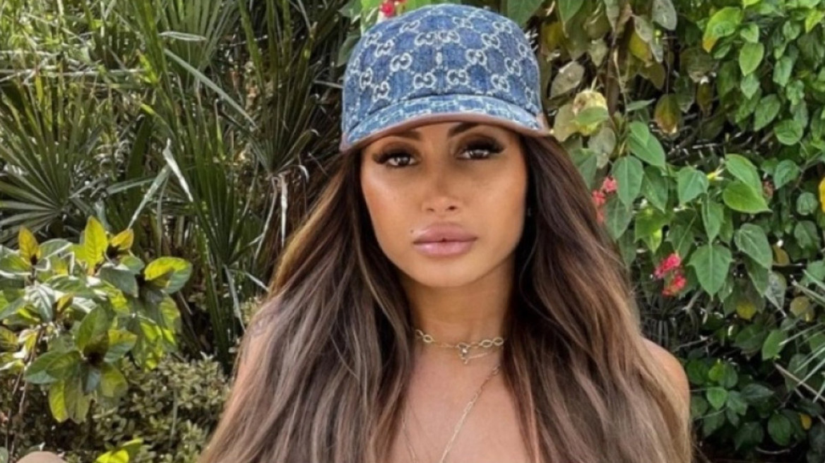 Influencer έγινε ρεζίλι, καθώς έβγαζε φωτογραφίες στις business class, αλλά ταξίδευε economy