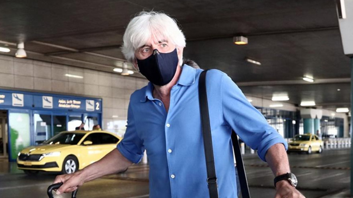 Ανακοινώνει τον Γιοβάνοβιτς, προχωράει τις αποδεσμεύσεις