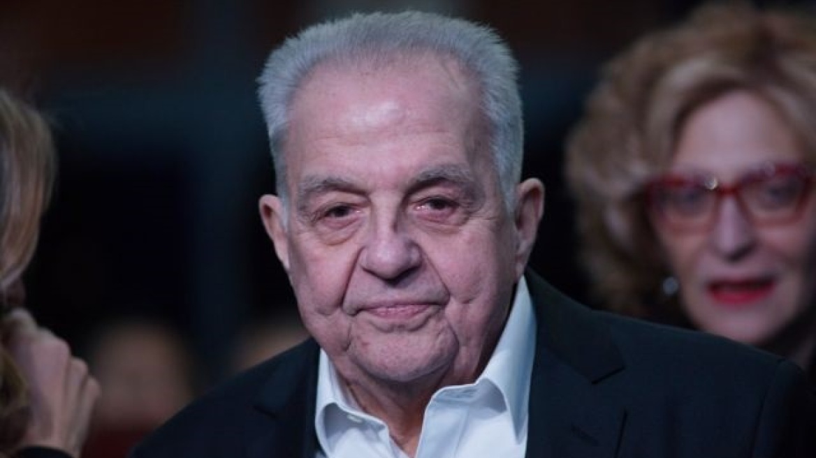 Φλαμπουράρης: Έκλεψαν το αυτοκίνητό του έξω από το σπίτι του στα Εξάρχεια