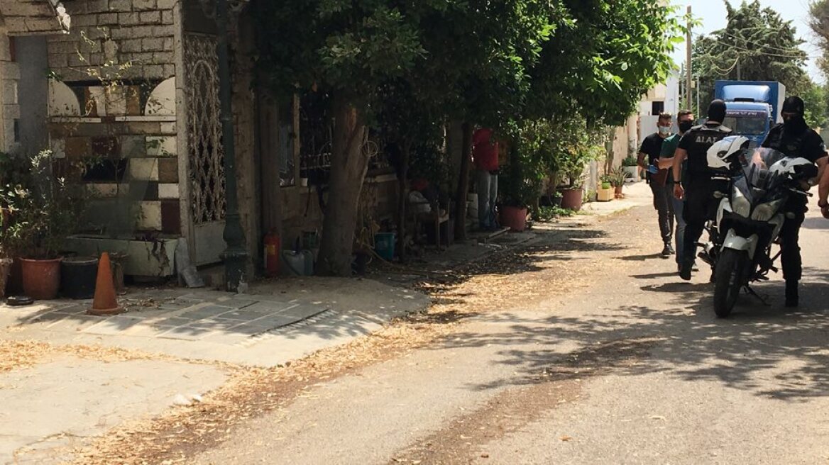 Κηφισιά: Δίωξη σε βαθμό κακουργήματος στον 47χρονο που πυροβόλησε τον αδελφό του 