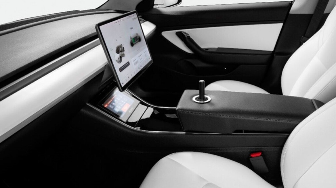 Τι θα λέγατε για ένα Tesla χωρίς τιμόνι;