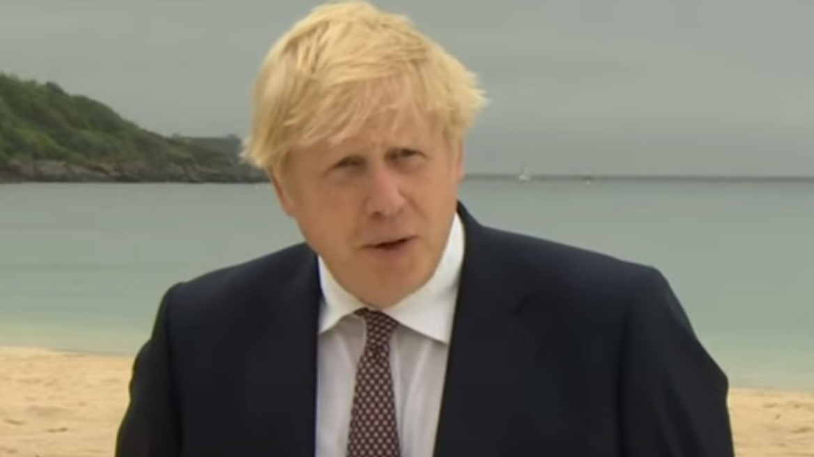 Εισβολή στην Ουκρανία: «Αποσυνδέστε τη Ρωσία από το SWIFT» ζητά ο Μπόρις Τζόνσον