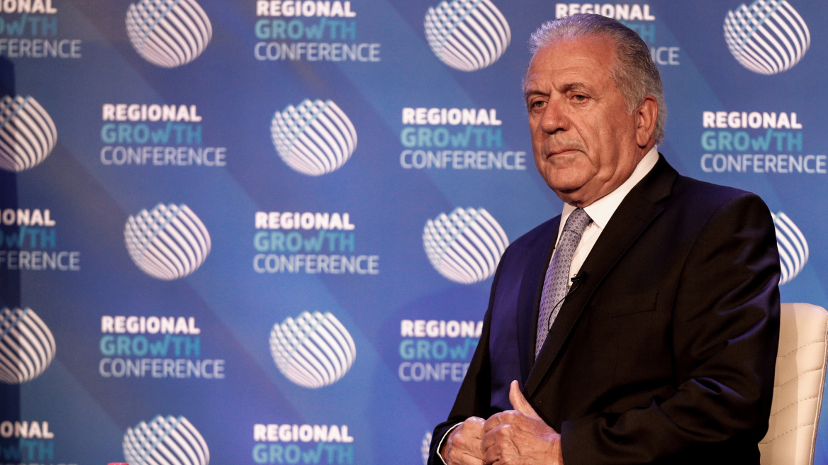 Μετά τη Ντόρα Μπακογιάννη και ο Δημήτρης Αβραμόπουλος ακύρωσε τη συμμετοχή του στο φόρουμ της Αττάλειας