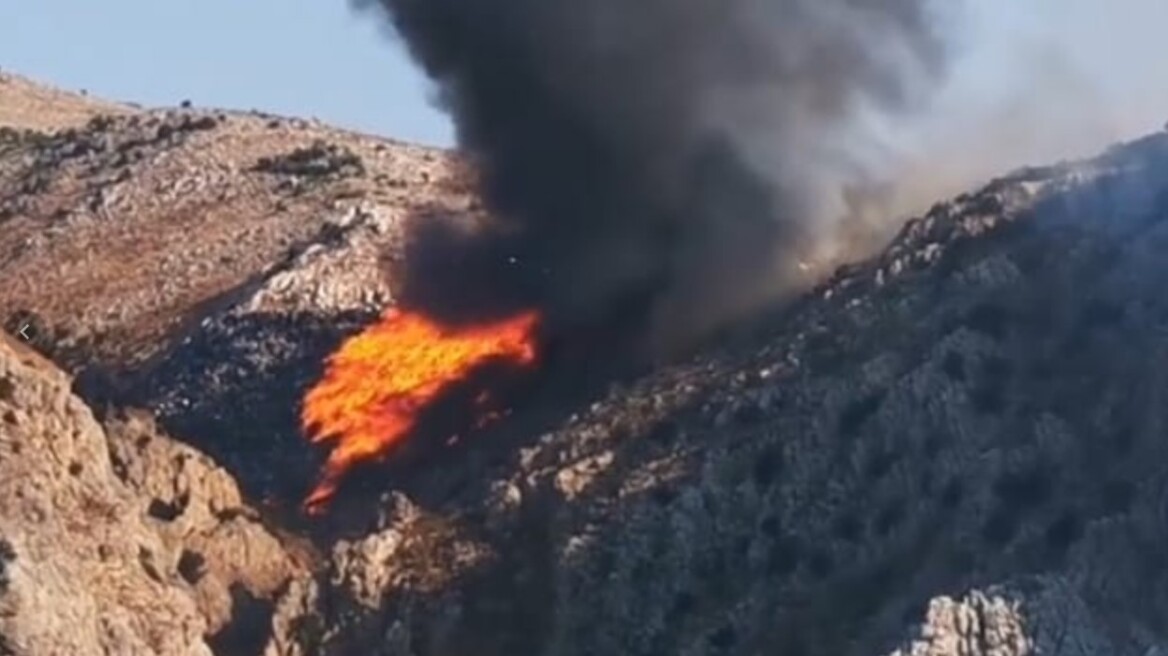 Ύδρα: Φωτιά σε εξέλιξη στο Μανδράκι