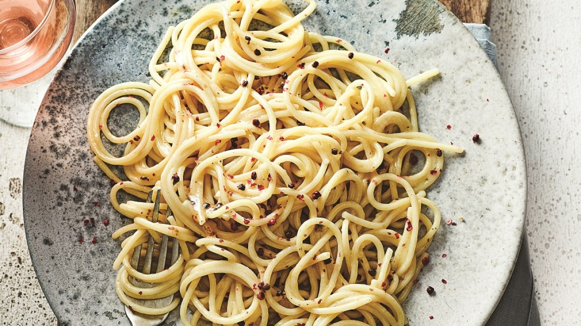 Cacio e pepe rosso (Κάτσιο ε πέπε με ροζ πιπέρι)