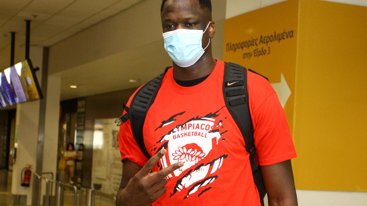 Στην Ελλάδα για τον Ολυμπιακό ο Φαλ