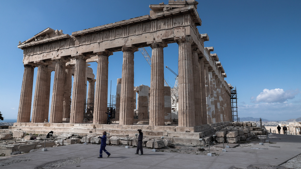 Τα βακτήρια «όπλο» για τη συντήρηση αρχαίων μνημείων όπως ο Παρθενώνας και η Νοτρ Νταμ