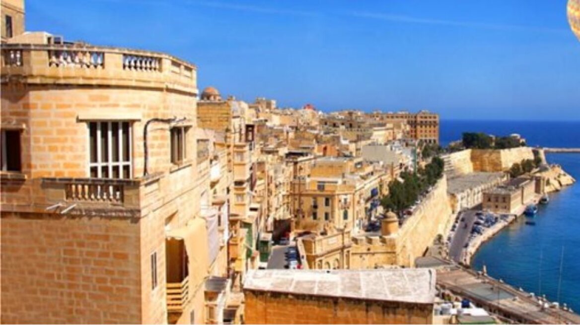 Η Μάλτα βάζει «φρένο» στους Βρετανούς τουρίστες: Επιτρέπονται μόνον οι πλήρως εμβολιασμένοι