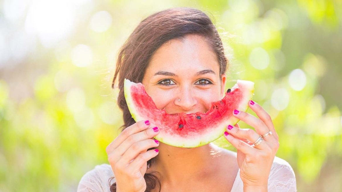 Καύσωνας: Τι να τρώμε στα 40άρια