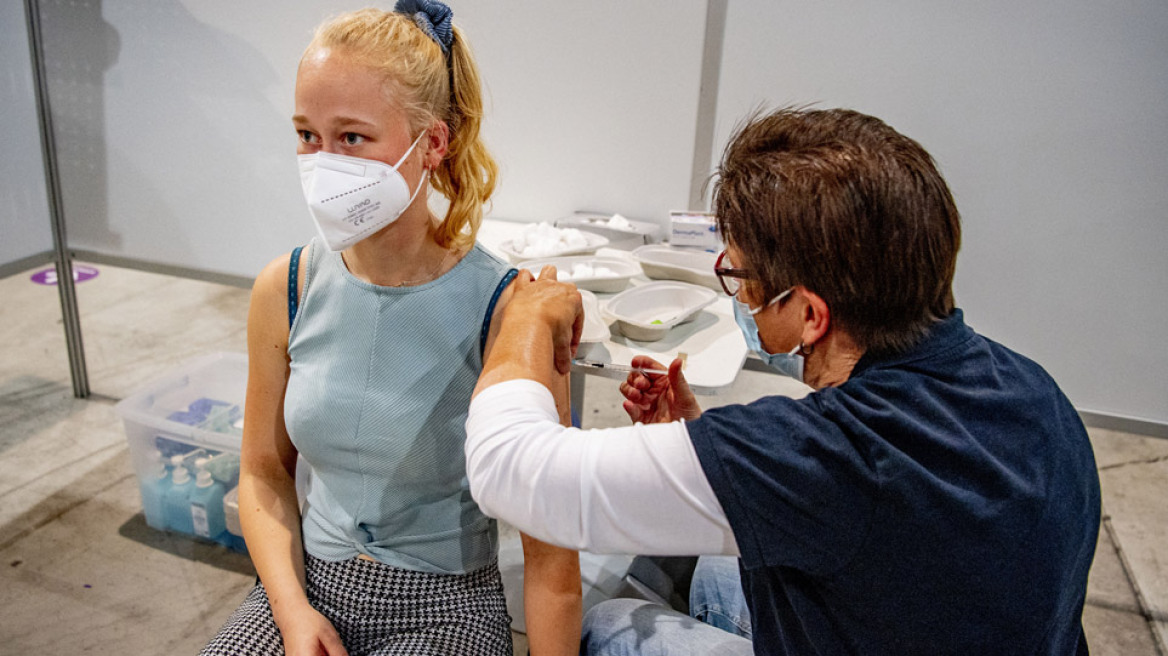 Γιατί το τέταρτο επιδημικό κύμα θα απειλήσει τους νέους