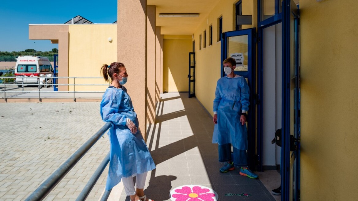 Κορωνοϊός: Πάνω από διακόσιες χιλιάδες Ιταλοί εκπαιδευτικοί δεν έχουν ακόμη εμβολιαστεί