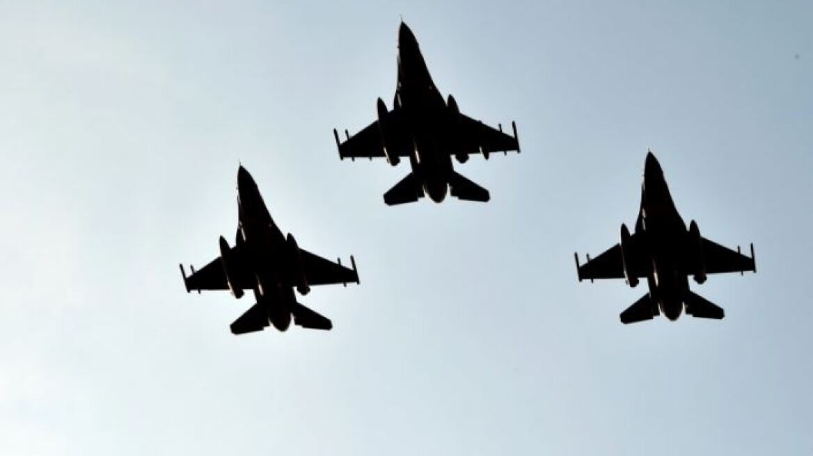 Τουρκική προκλητικότητα: Στις 34 οι παραβιάσεις πάνω από το Αιγαίο - Τρεις εμπλοκές 