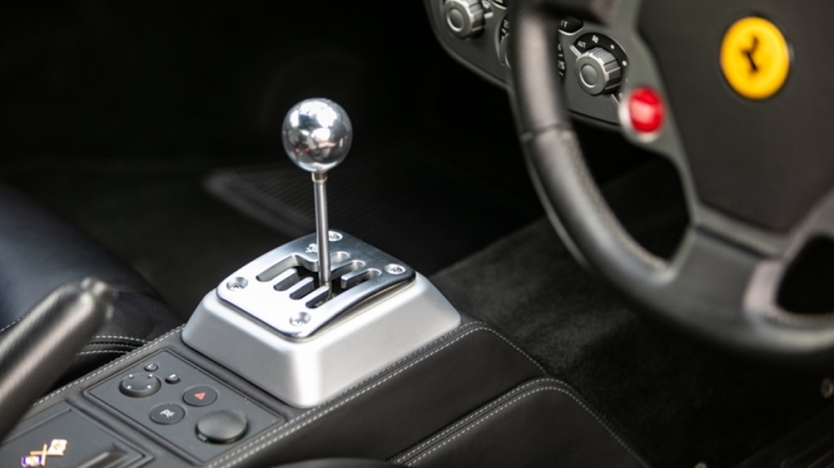 Με διπλάσια τιμή οι χειροκίνητες Ferrari 360 και F430