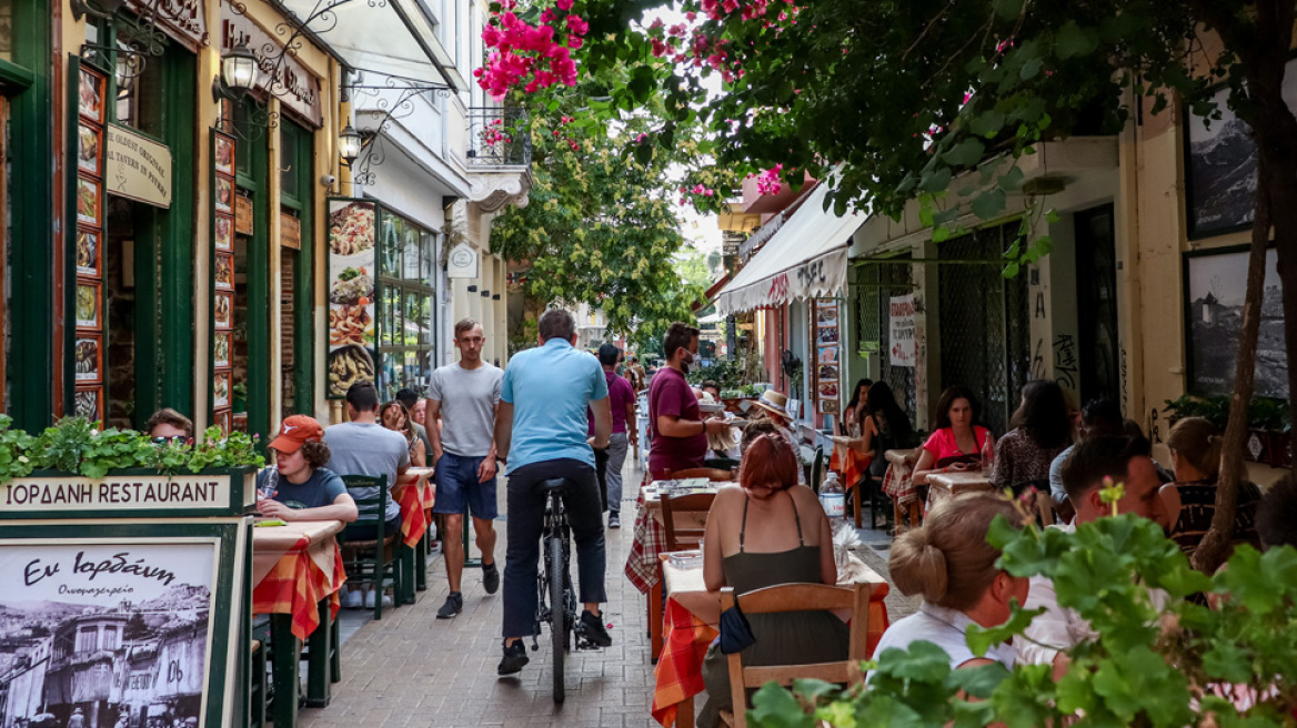 Τι ισχύει για τα υποχρεωτικά test για ανεμβολίαστους σε εστίαση και τουρισμό