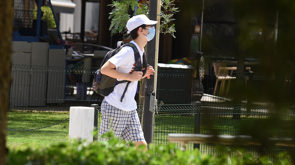 Κορωνοϊός - Μανωλόπουλος: Τα παιδιά μπορεί να νοσήσουν με συμπτώματα μακράς διάρκειας