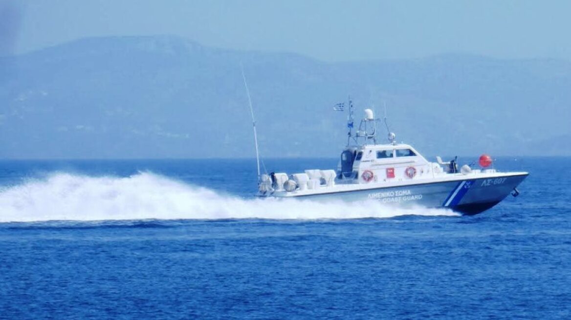 Κύθνος: Μηχανική βλάβη σε ιστιοφόρο με τέσσερις επιβαίνοντες