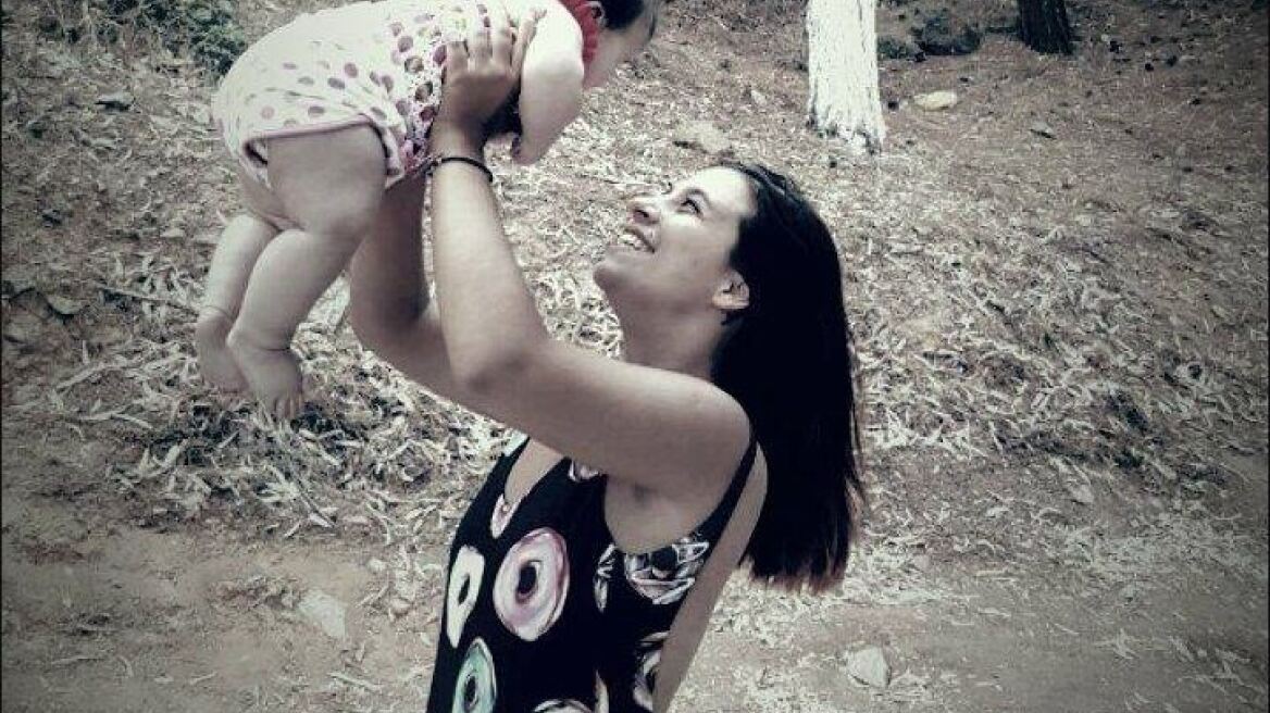 Δύο χρόνια μετά τη γυναικοκτονία της κόρης μου: H ιστορία της Ερατούς θυμίζει την Καρολάιν - Η μητέρα της στο Marie Claire