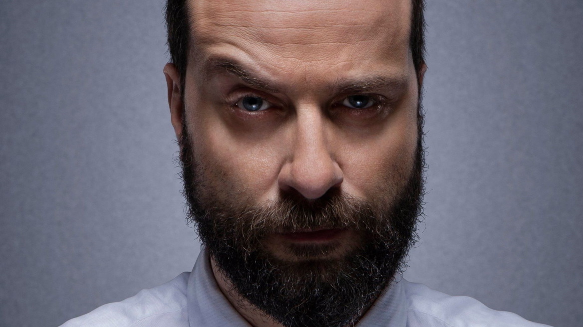 Ζήσης Ρούμπος: “Έζησα, άκουσα, έμαθα να τις μειώνω τις γυναίκες. Να επιβάλλομαι”