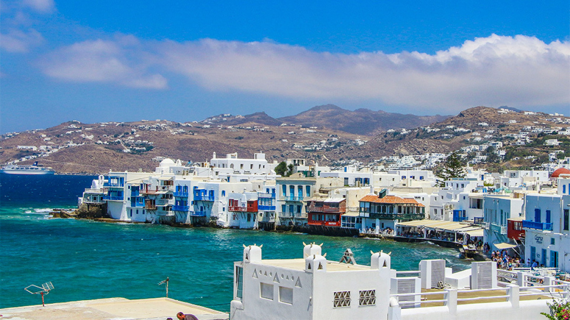 Στη Μύκονο χρεώνουν και τον... ήλιο: Ζήτησαν 500 ευρώ από ζευγάρι Αμερικανών που ήθελε να δει το ηλιοβασίλεμα