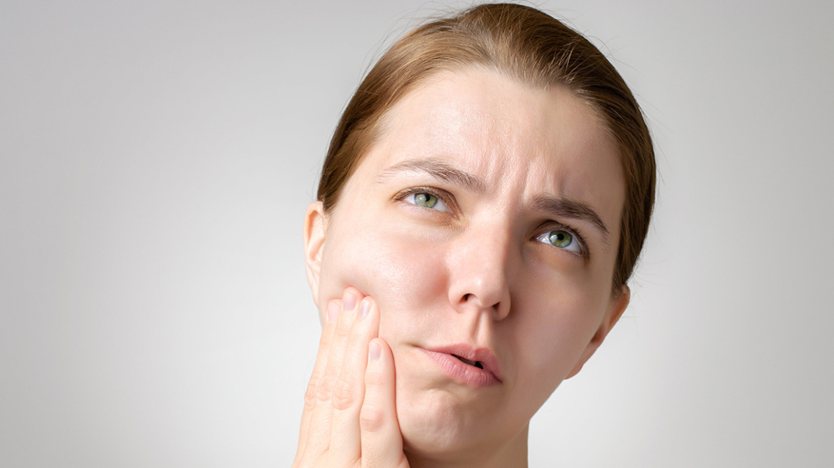 Κορωνοϊός – Εμβόλιο: Η απροσδόκητη και τρομακτική παρενέργεια που αποτυπώνεται στο πρόσωπο