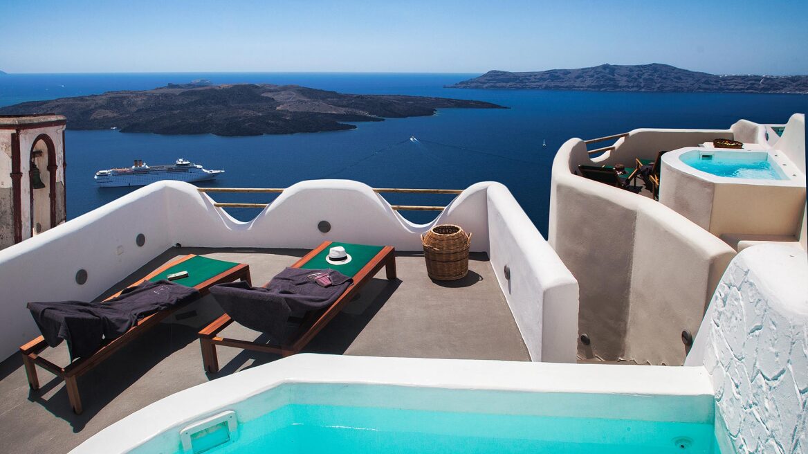 Adults only: Έξι ξενοδοχεία στις Κυκλάδες μόνο για ενήλικες